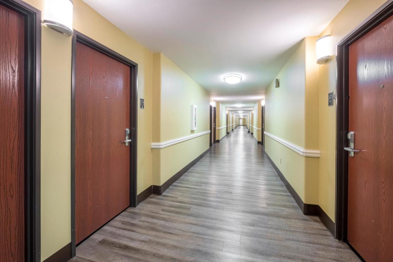 Red Roof Inn & Suites Λέικ Τσαρλς Εξωτερικό φωτογραφία