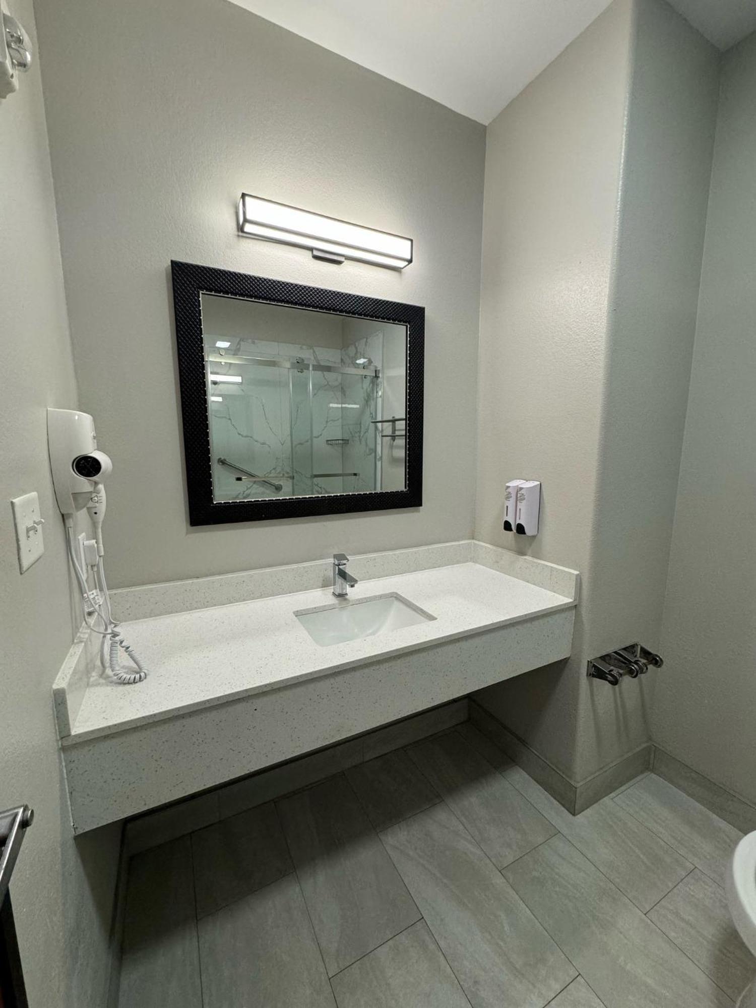 Red Roof Inn & Suites Λέικ Τσαρλς Εξωτερικό φωτογραφία