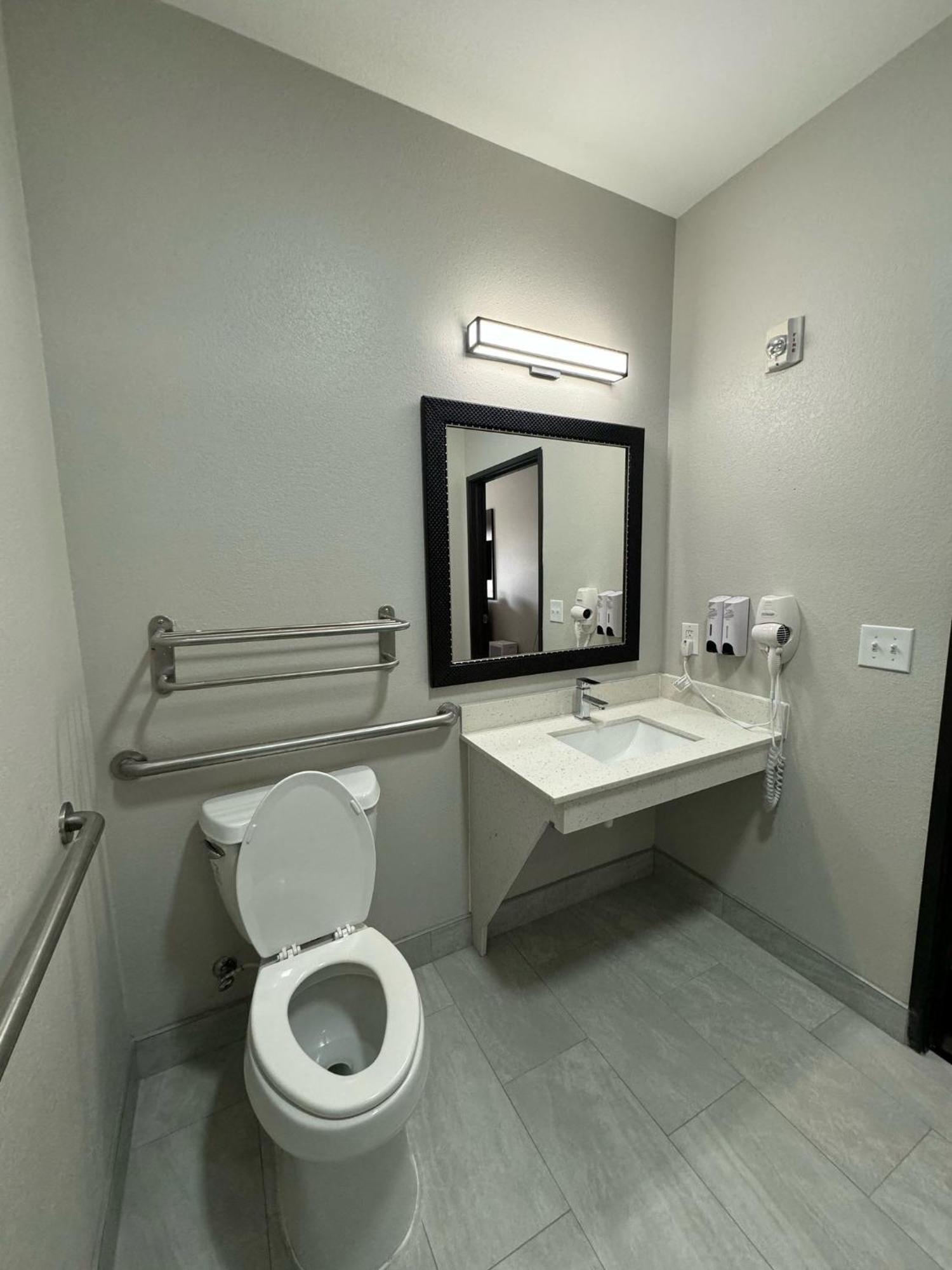 Red Roof Inn & Suites Λέικ Τσαρλς Εξωτερικό φωτογραφία