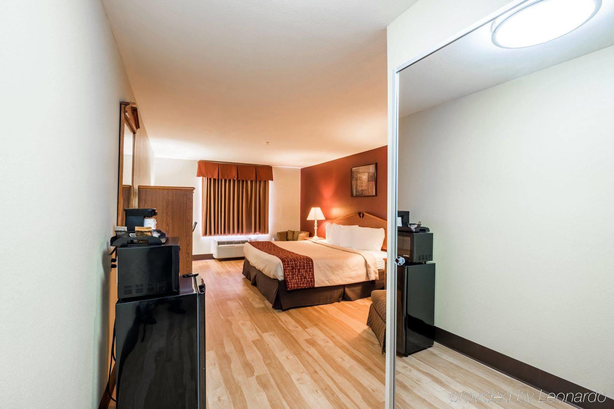 Red Roof Inn & Suites Λέικ Τσαρλς Εξωτερικό φωτογραφία