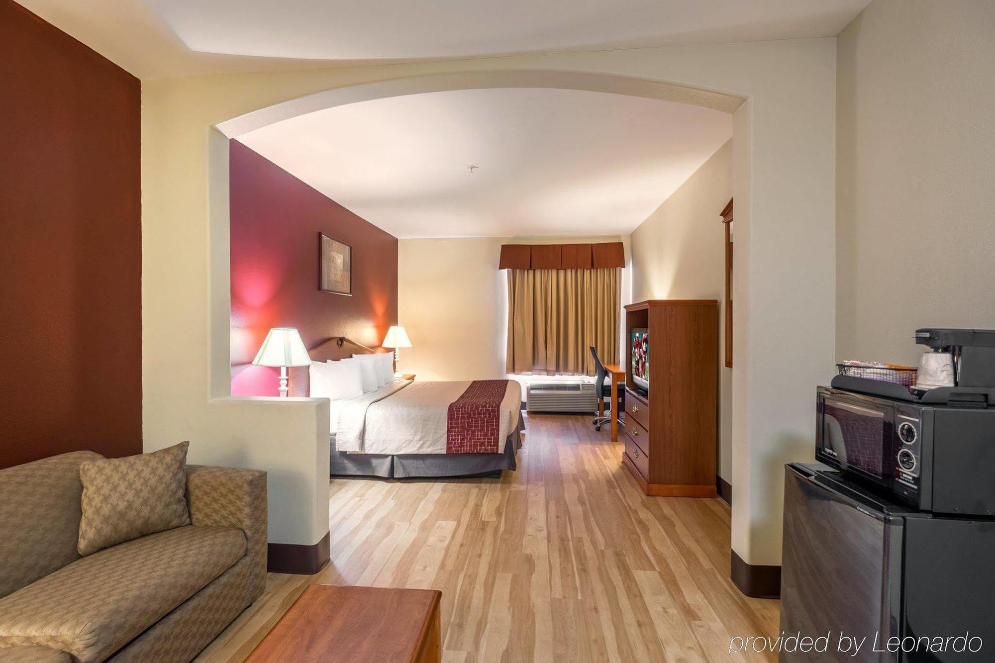 Red Roof Inn & Suites Λέικ Τσαρλς Εξωτερικό φωτογραφία